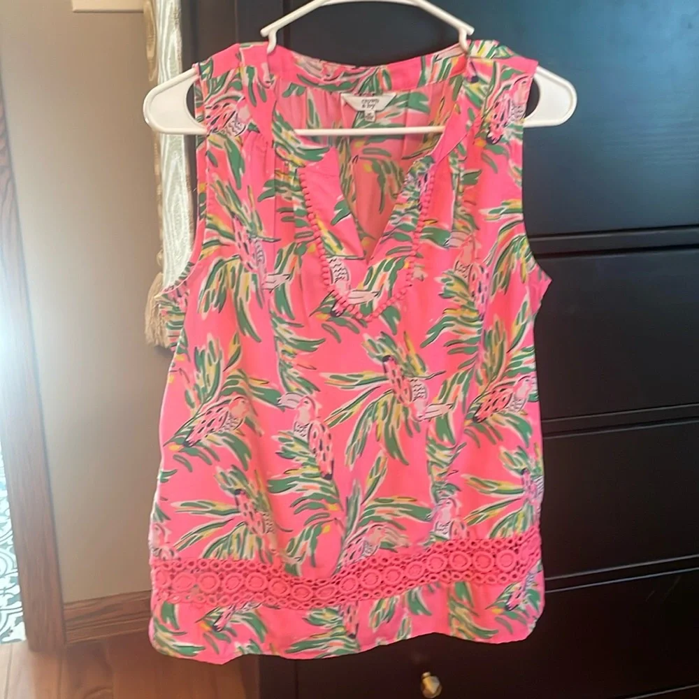Like new Crown & Ivy resort wear top; sz M - Picture 1 of 3